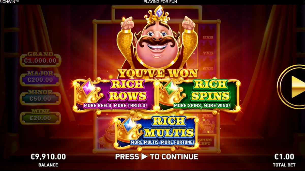 King Richwin slot mobile interface showing the castle theme and collector king mechanics